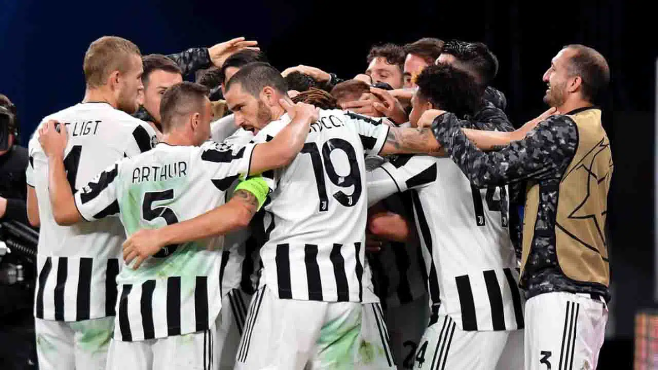 Zenit Juventus 0 1 In Champions I Bianconeri Calano Il Tris Donne