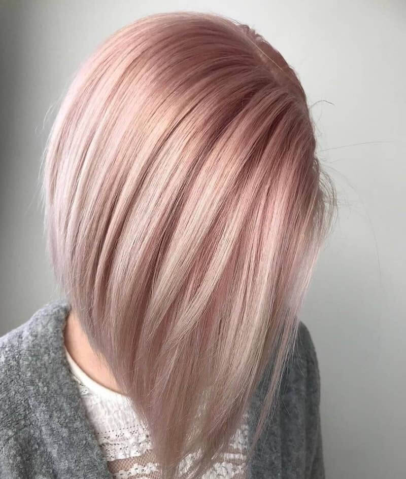 ciocche rosa su capelli biondi