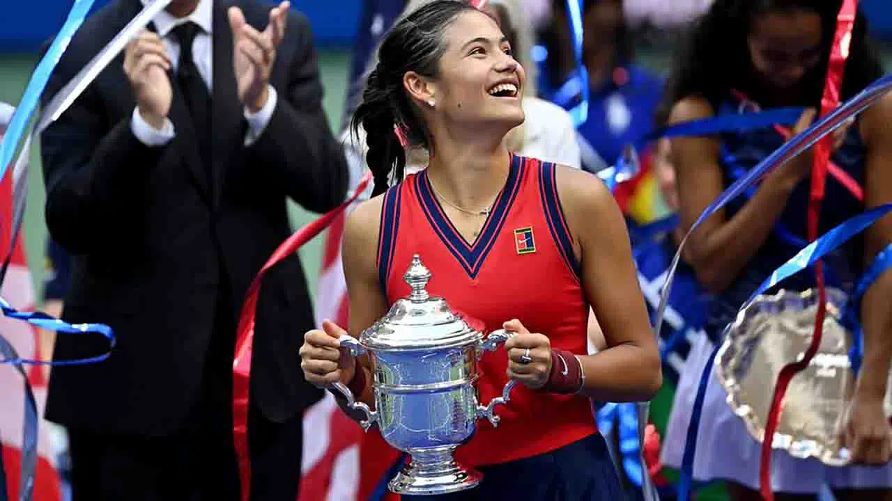 US Open, Emma Raducanu Trionfa A 18 Anni Nella Finale Delle Teen Ager ...